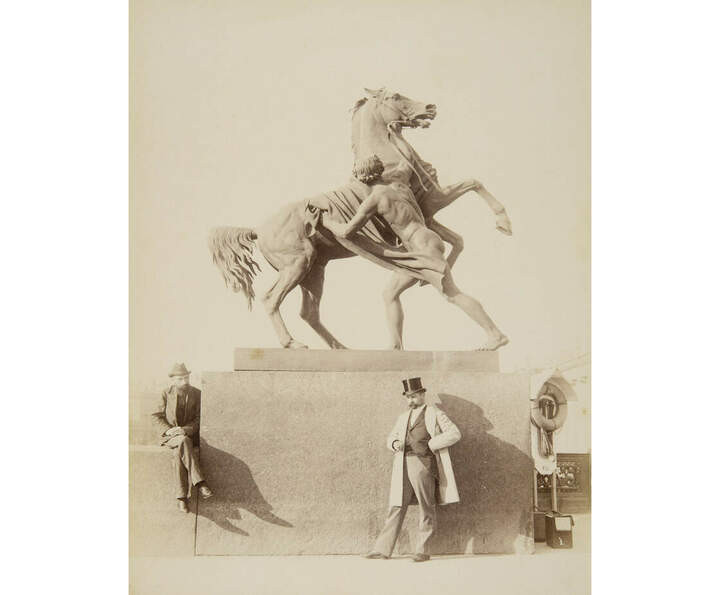 11. Скульптурная группа «Укрощение коня» на Аничковом мосту. 1880–90-е