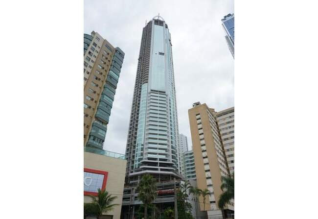 4. Небоскреб Infinity Coast Tower в Балнеариу-Камбориу (235 м, Бразилия)