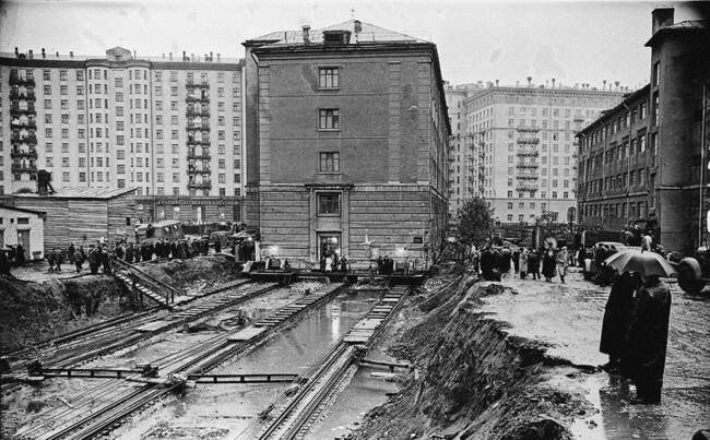 Перемещение здания Моссовета, 1939