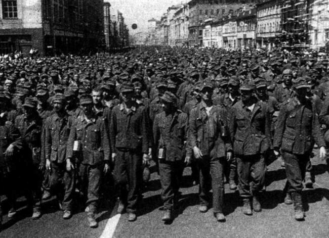 Пленные немцы маршируют по Москве, 1944