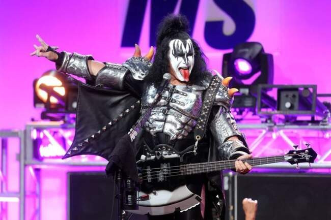 Джин Симмонс, Kiss