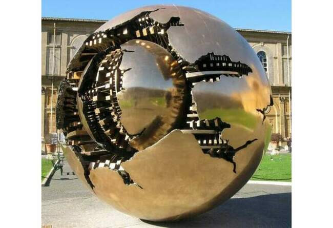 4. Шаp «Sfera Con Sfera» (Ватикан)