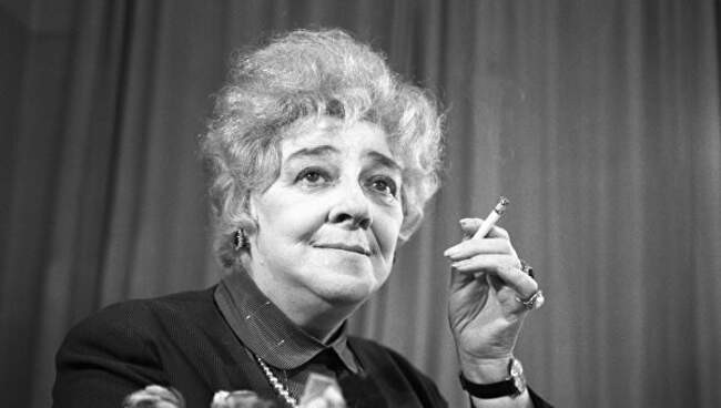 2. Фаина Раневская