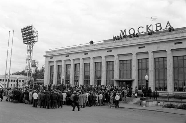 Разжалование в министры культуры и первая попытка суицида