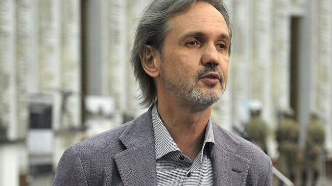 Кто является автором монумента