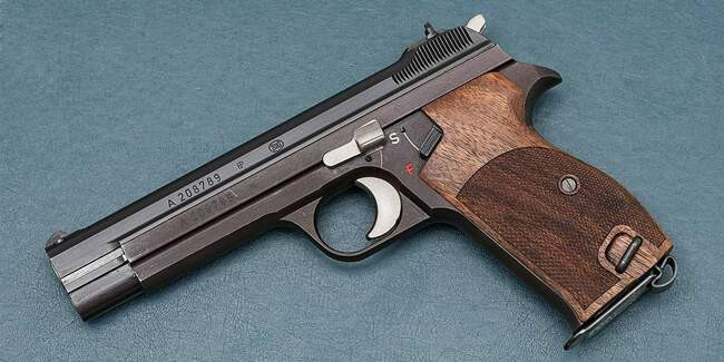 4. SIG P210