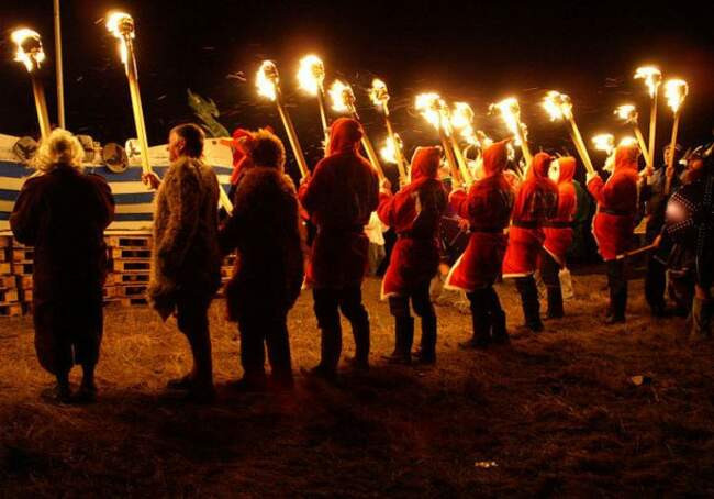 18. Ап-Хелли-Аа (Up-Helly-Aa)