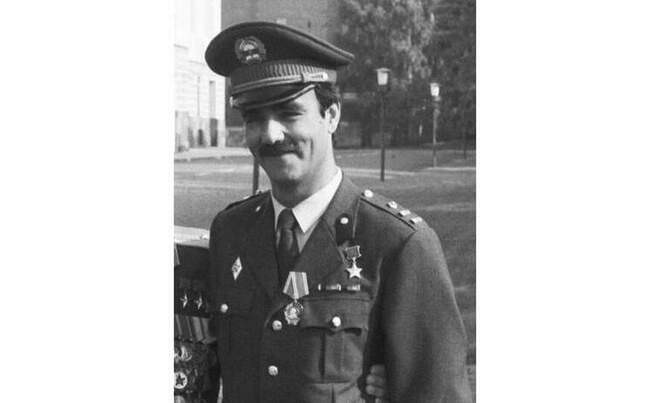 10. Абдул Ахад Моманд