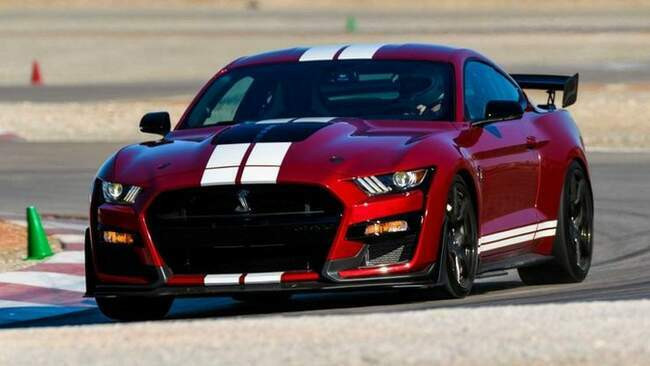 4. Ford Shelby GT500, 3,3 с