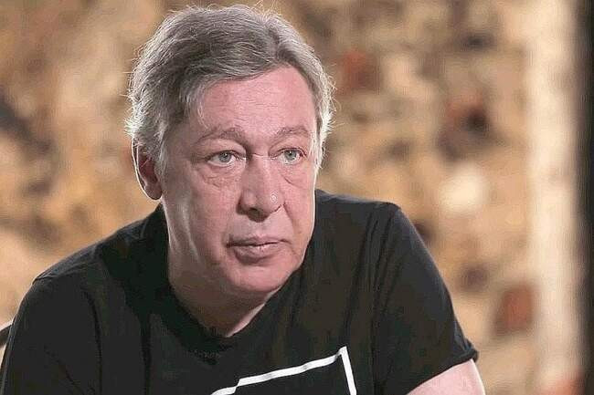 «Под крылом самолёта»