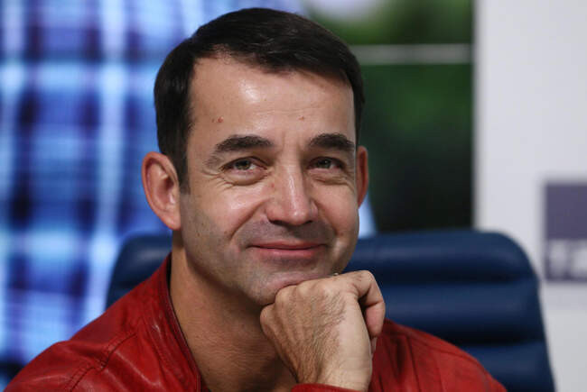 Дмитрий Певцов