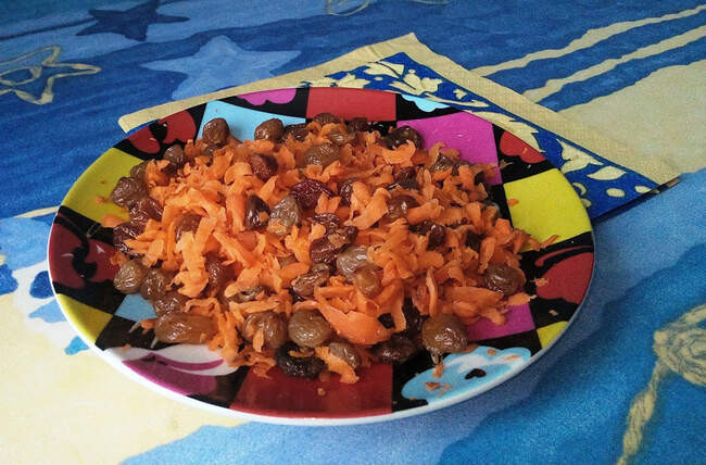 Морковь с изюмом