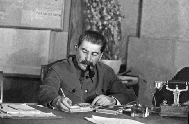 Почему Лукина считали неопасным в СССР, и по какой причине Сталин отказался казнить генерала