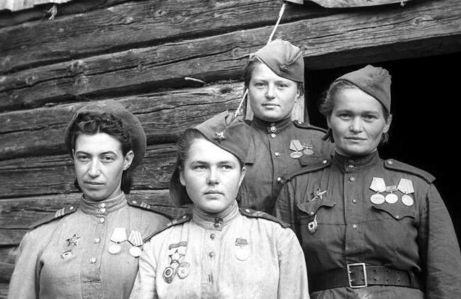 Как был устроен быт женщин на фронте и что случалось при беременностях