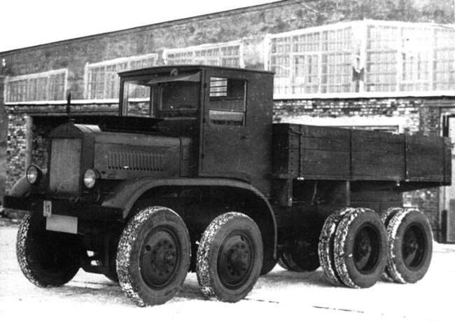 5. Многоколесный грузовик ЯГ-12