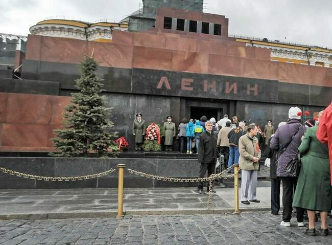 В чем же заключается причина такой нерушимости мавзолея