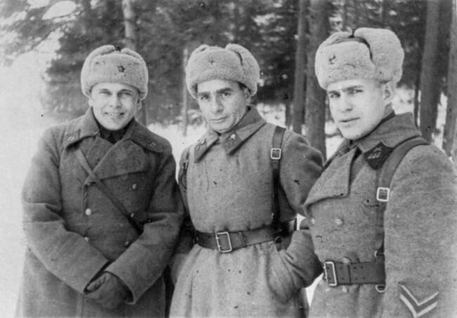 Ушанка: трансформация из монгольской остроконечной шапки из меха