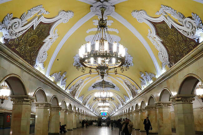 3. «Комсомольская» (кольцевая)