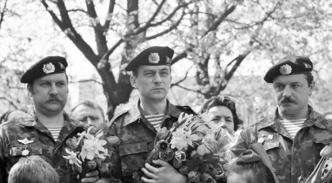 Столкновения радикалов и ОМОНа