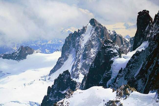 11. Гора Монблан (Mont Blanc)