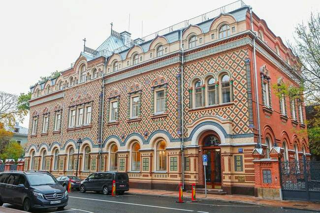 1. Особняк Лопатиной, 1876