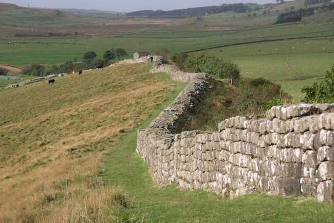 3. Вал Адриана (Hadrian’s Wall)