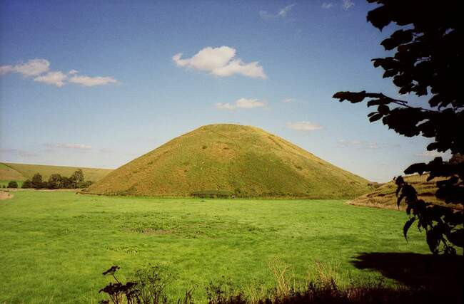 7. Силбери-Хилл (Silbury Hill)