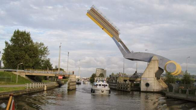 3. Slauerhoff Bridge, река Харлингер, Леуварден, Нидерланды