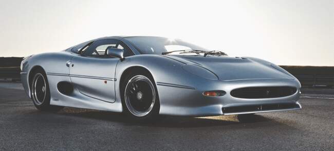 8 Jaguar XJ220
