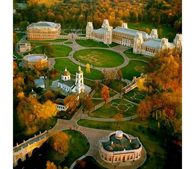 2. Царицыно (Большой дворец и парк)