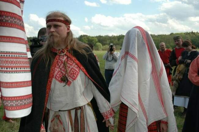 Невеста, которая умирает и воскресает в доме мужа