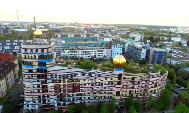 Германия, Дармштадт: спиральное здание в лесу