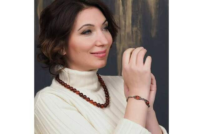 1. Старомодные украшения из натуральных камней