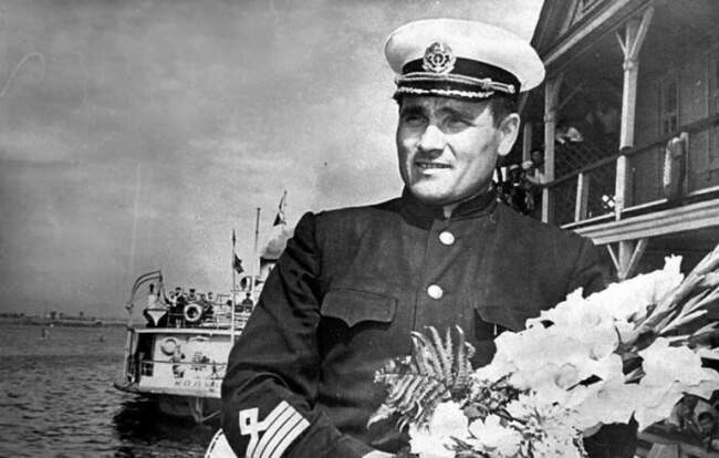 Старший лейтенант Девятаев