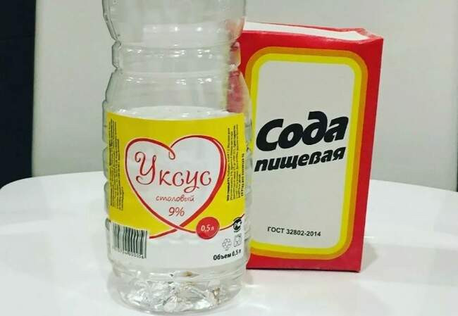 5. Очищение жирных пятен содой с уксусом
