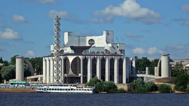 Долгострой на берегу Волхова