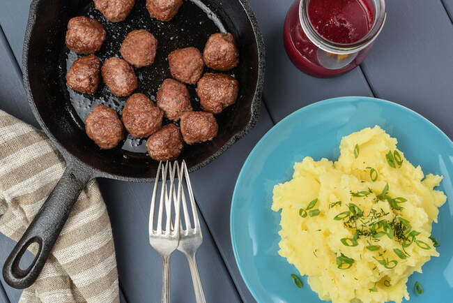 Скандинавия: мясо и ягодное варенье