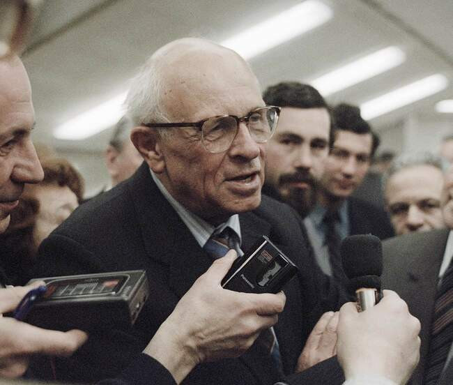 5. Диссидент
