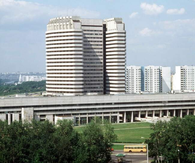 7. Брутализм
