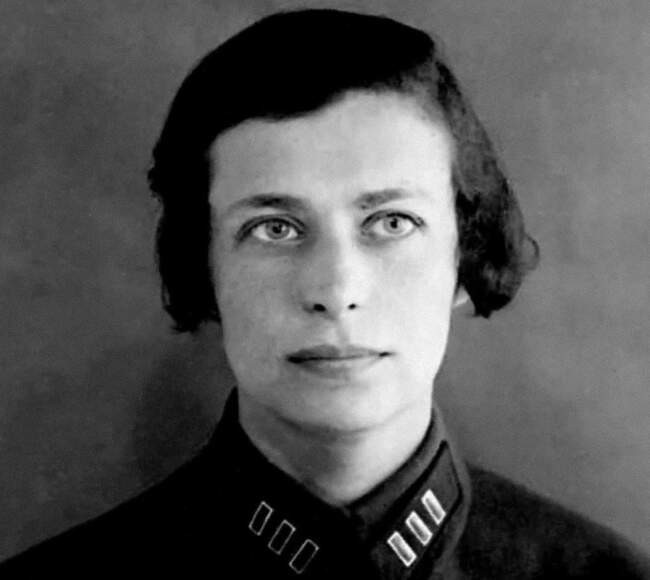 2. Елена Феррари