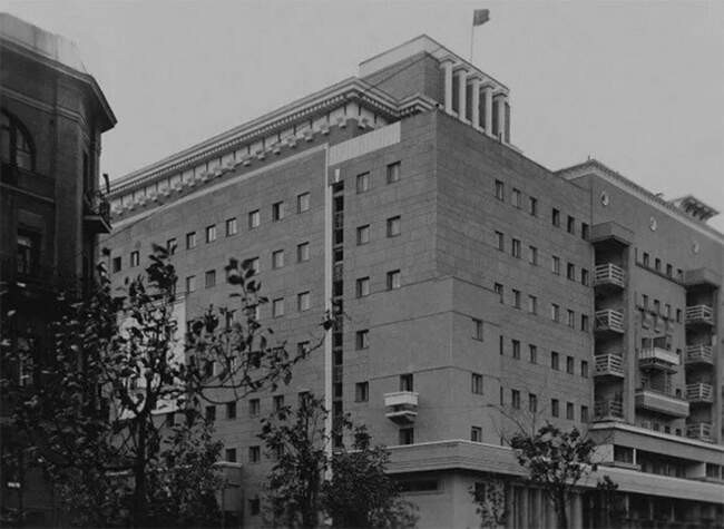 4. Коллаж: дом Наркомтяжпрома