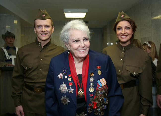 Элина Быстрицкая
