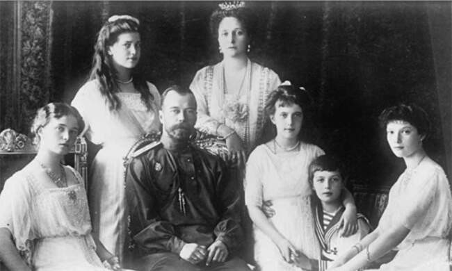 Почему императрицу Александру Федоровну считают роковой женщиной для дома Романовых