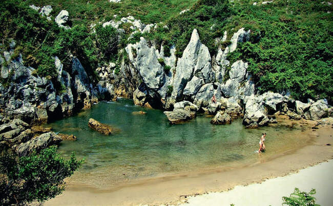 Playa de Gulpiyuri / Плайя-де-Гульпиюри / Астурия