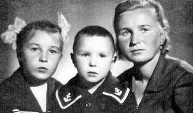Железнодорожник, замначальника цеха, сторож детского сада