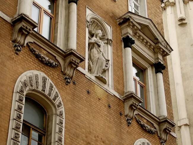 «Драгоценный памятник былой архитектуры»