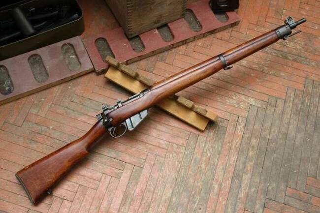 4. SMLE Lee-Enfield Rifle No.4