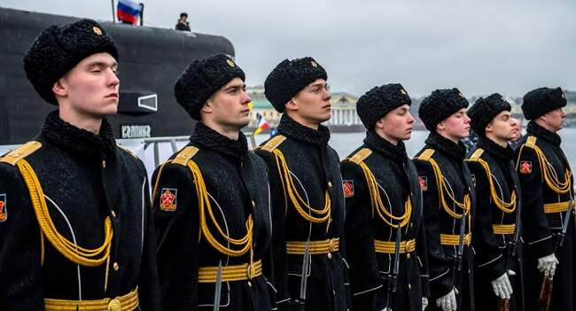 Как ушанку стали носить военные моряки и милиционеры