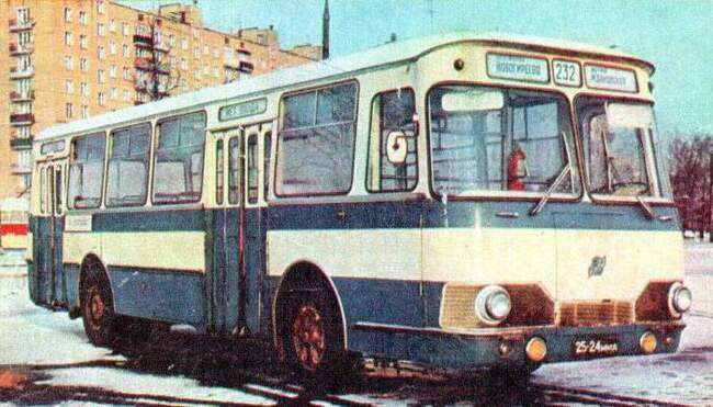 3. Советский автобус ЛИАЗ