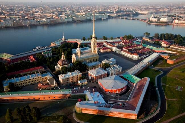1. Петропавловская крепость (Санкт-Петербурге)